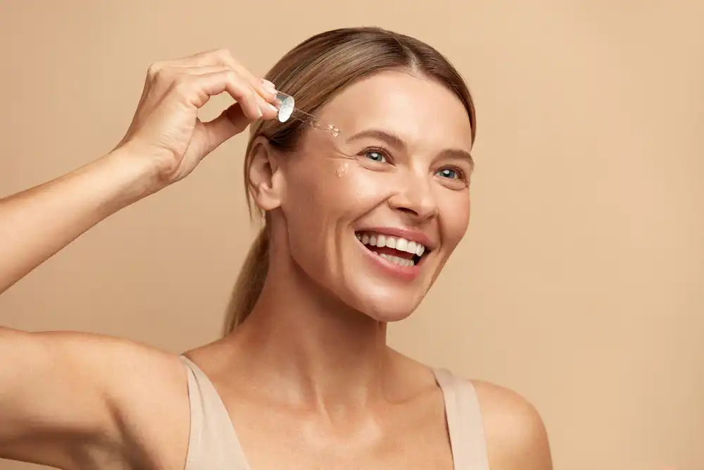 Ce sunt peptidele și ce rol au în îngrijirea tenului?