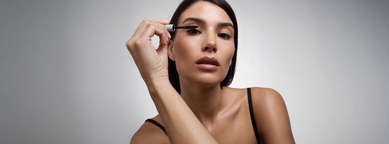 Îngrijire gene și sprâncene